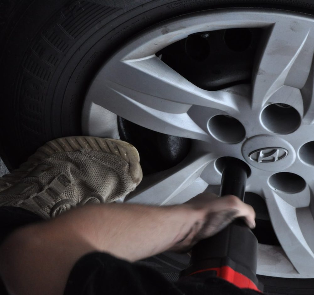 Tyre Change - Fast 2 Fix Auto UAE